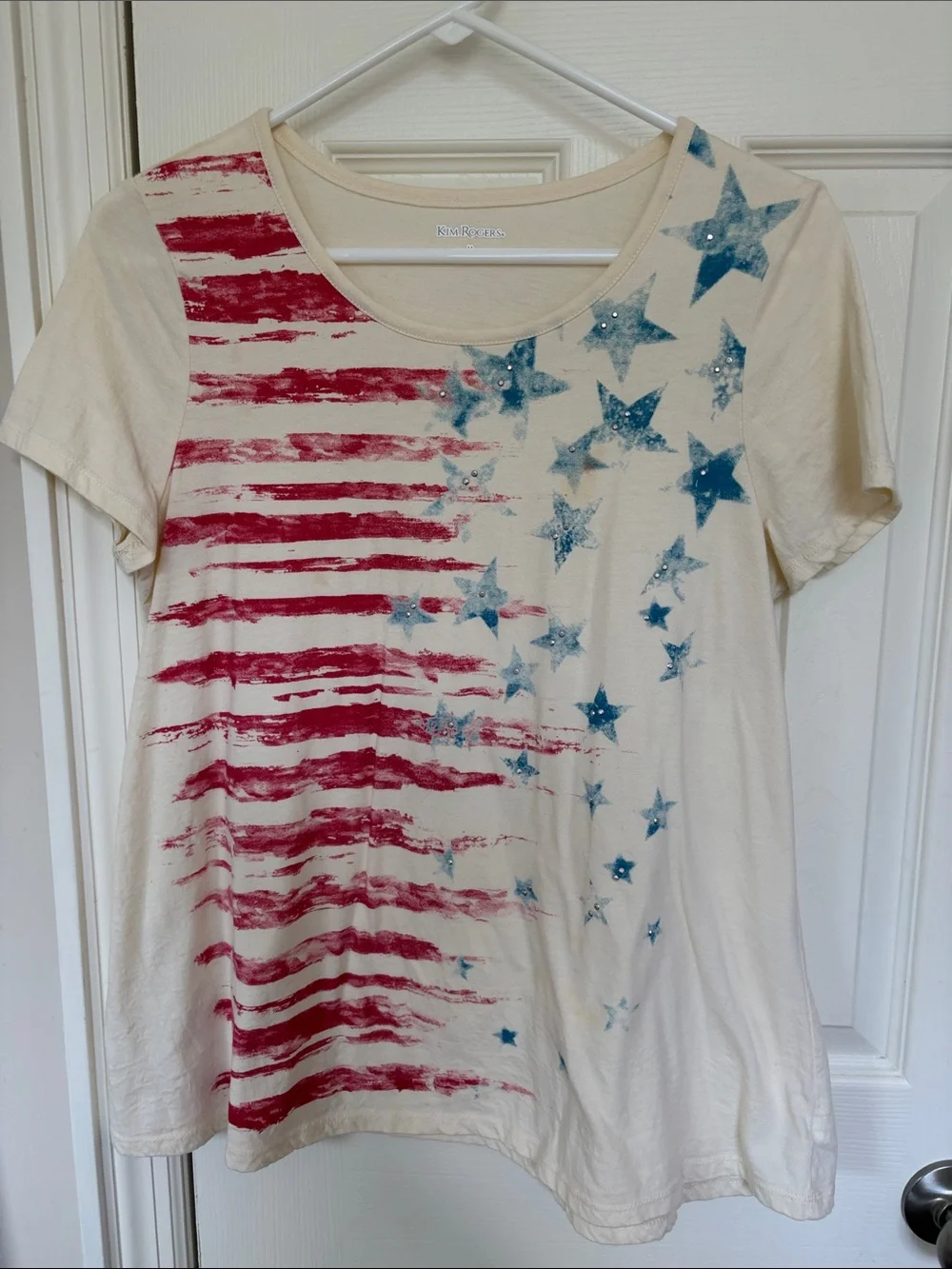 Kim Rogers Cream Tee with Red Stripe & Blue Star Graphic - Picture 1 of 4